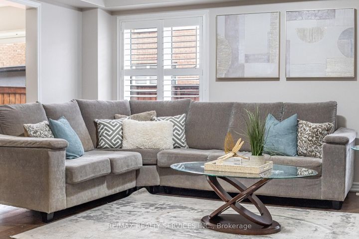 Photo 11 at 31 MIRACLE Trail, Northwest Brampton, Brampton