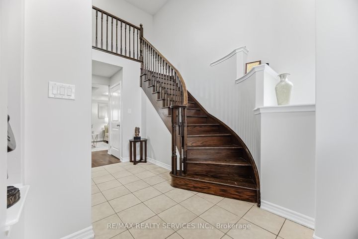 Photo 21 at 31 MIRACLE Trail, Northwest Brampton, Brampton