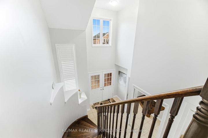 Photo 22 at 31 MIRACLE Trail, Northwest Brampton, Brampton