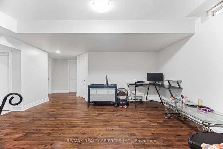 Photo 36 at 31 MIRACLE Trail, Northwest Brampton, Brampton