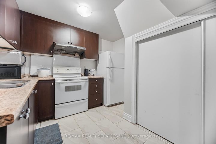 Photo 41 at 31 MIRACLE Trail, Northwest Brampton, Brampton