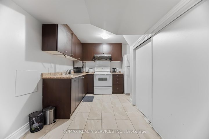 Photo 42 at 31 MIRACLE Trail, Northwest Brampton, Brampton