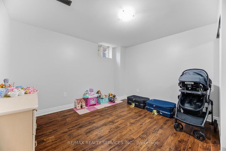 Photo 45 at 31 MIRACLE Trail, Northwest Brampton, Brampton