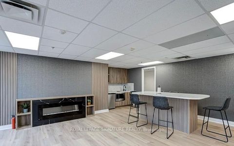 Photo 10 at 207 - 140 Bathurst Street, Niagara, Toronto