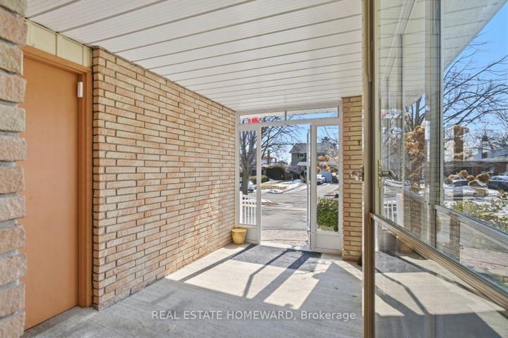 Photo 2 at 473 Paddington Crescent, Centennial, Oshawa