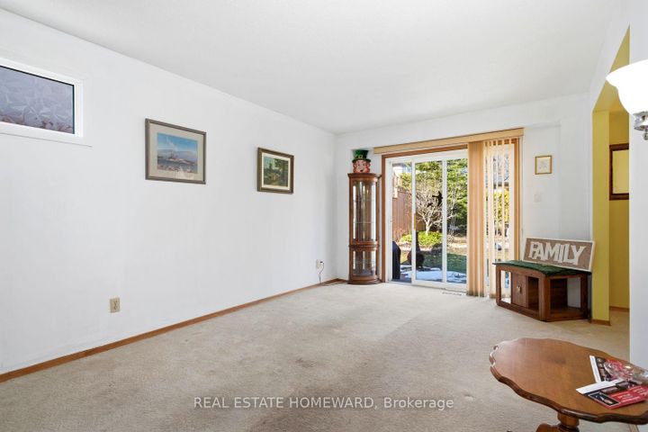 Photo 8 at 473 Paddington Crescent, Centennial, Oshawa