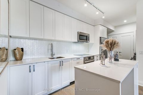 Photo 10 at 223 - 293 The Kingsway, Humber Valley, Toronto