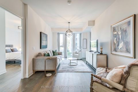 Photo 16 at 223 - 293 The Kingsway, Humber Valley, Toronto