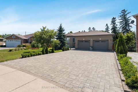 Photo 2 at 46 Kell Place, Bayshore, Barrie