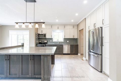 Photo 5 at 46 Kell Place, Bayshore, Barrie