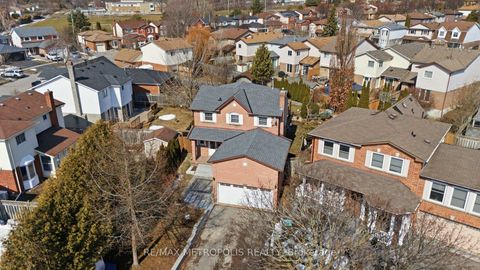 Photo 1 at 700 Mountjoy Court, Pinecrest, Oshawa