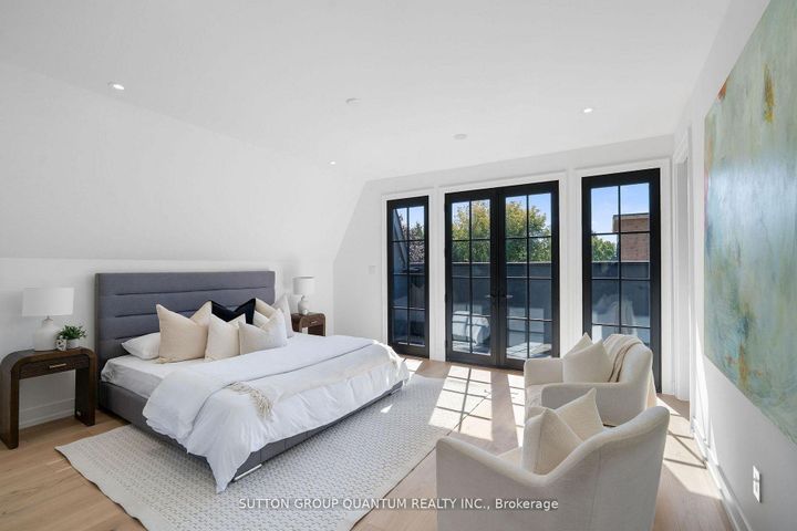 Photo 11 at 78 Trafalgar Road, OO Old Oakville, Oakville