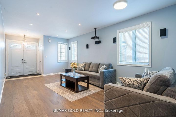 Photo 3 at 10 Spokanne Street, Wellington North, Brampton