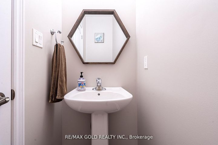 Photo 14 at 10 Spokanne Street, Wellington North, Brampton