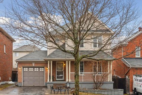 Photo 1 at 62 Reddenhurst Crescent, Keswick South, Georgina