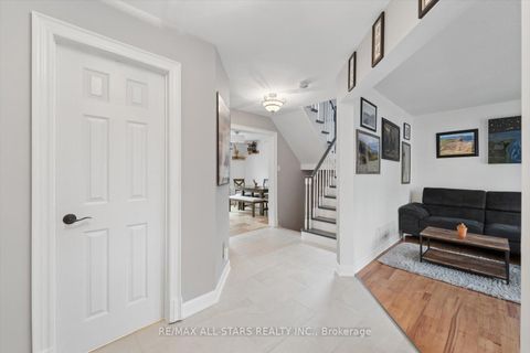 Photo 4 at 62 Reddenhurst Crescent, Keswick South, Georgina