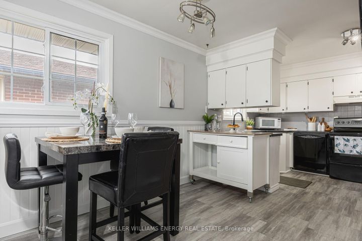 Photo 6 at 70 Oriole Court, Donevan, Oshawa