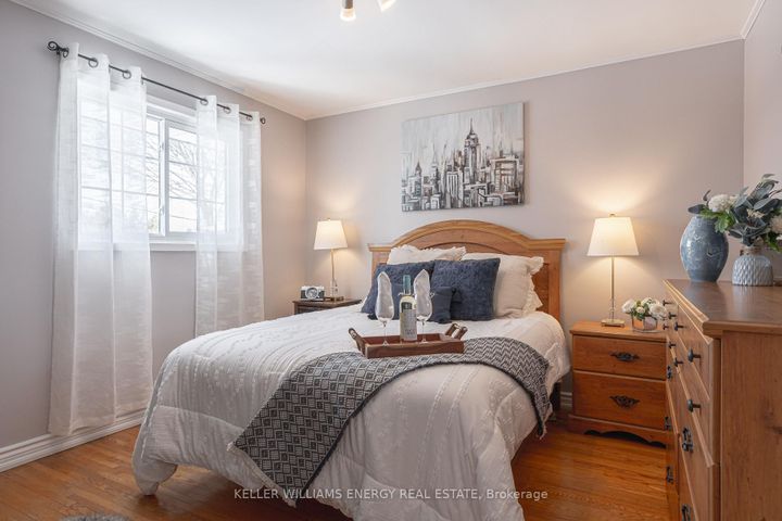 Photo 8 at 70 Oriole Court, Donevan, Oshawa