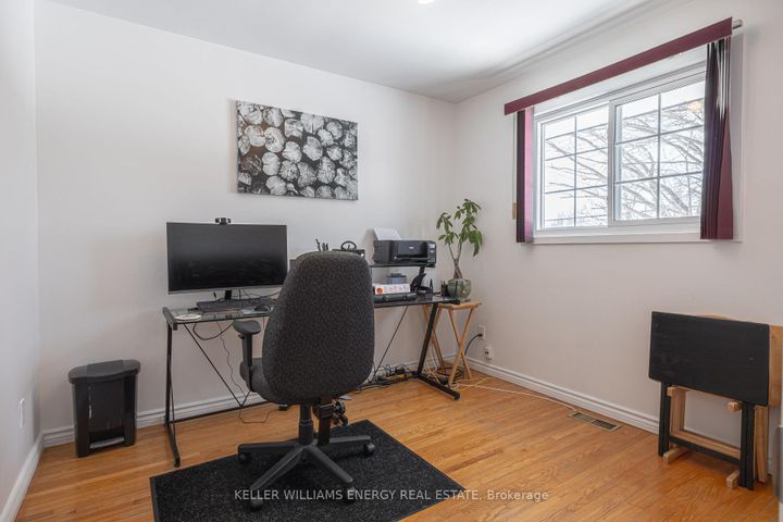 Photo 12 at 70 Oriole Court, Donevan, Oshawa