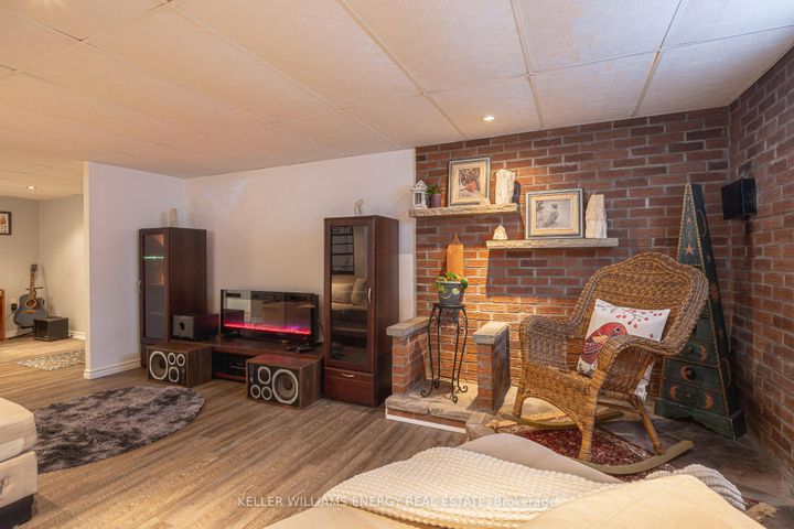 Photo 14 at 70 Oriole Court, Donevan, Oshawa