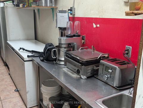 Photo 7 at 6 - 2140 Kipling Avenue, Clairville, Toronto