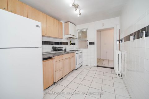 Photo 6 at 684 College Street, Little Italy, Toronto