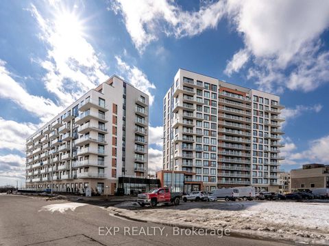 Photo 7 at 525 - 2 David Eyer Road, Rural Richmond Hill, Richmond Hill