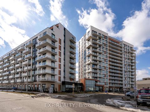 Photo 8 at 525 - 2 David Eyer Road, Rural Richmond Hill, Richmond Hill