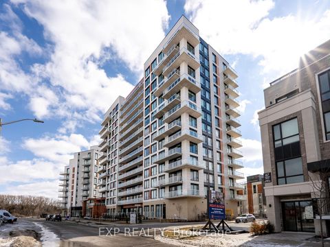 Photo 9 at 525 - 2 David Eyer Road, Rural Richmond Hill, Richmond Hill