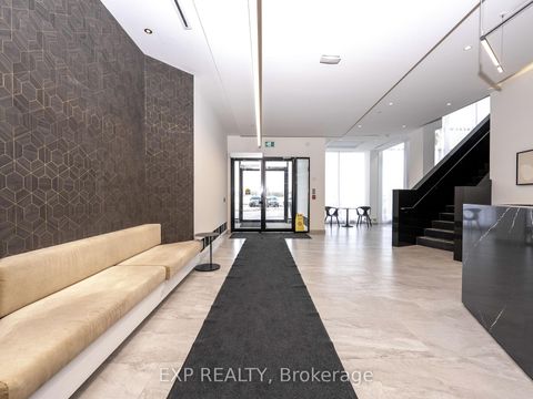 Photo 11 at 525 - 2 David Eyer Road, Rural Richmond Hill, Richmond Hill