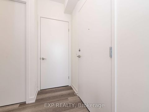 Photo 16 at 525 - 2 David Eyer Road, Rural Richmond Hill, Richmond Hill