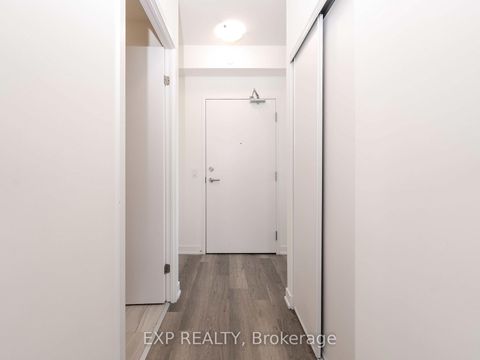 Photo 17 at 525 - 2 David Eyer Road, Rural Richmond Hill, Richmond Hill