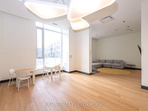 Photo 31 at 525 - 2 David Eyer Road, Rural Richmond Hill, Richmond Hill