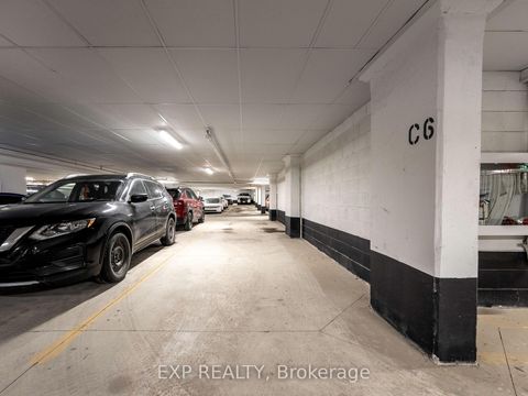 Photo 41 at 525 - 2 David Eyer Road, Rural Richmond Hill, Richmond Hill