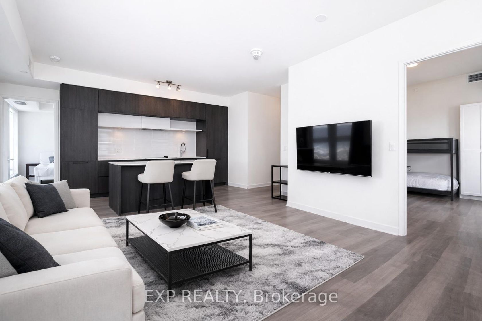 525 - 2 David Eyer Road, Rural Richmond Hill, Richmond Hill 