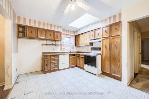 Photo 9 at 8 Wonderland Drive, Morningside, Toronto