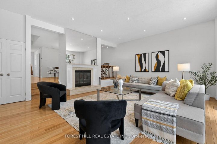 Photo 6 at 37 Rainbow Creek Way, Bayview Village, Toronto