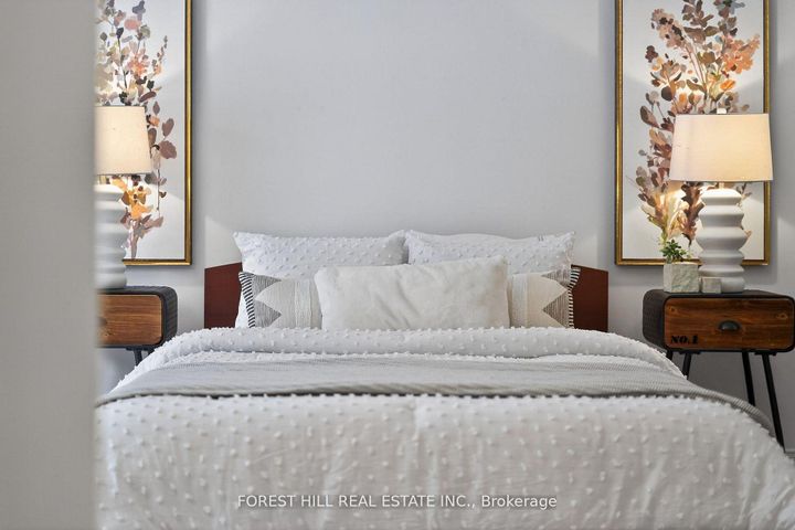 Photo 14 at 37 Rainbow Creek Way, Bayview Village, Toronto