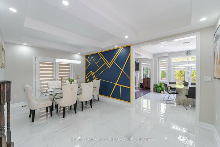 Photo 9 at 8 Teal Crest Circle, Credit Valley, Brampton