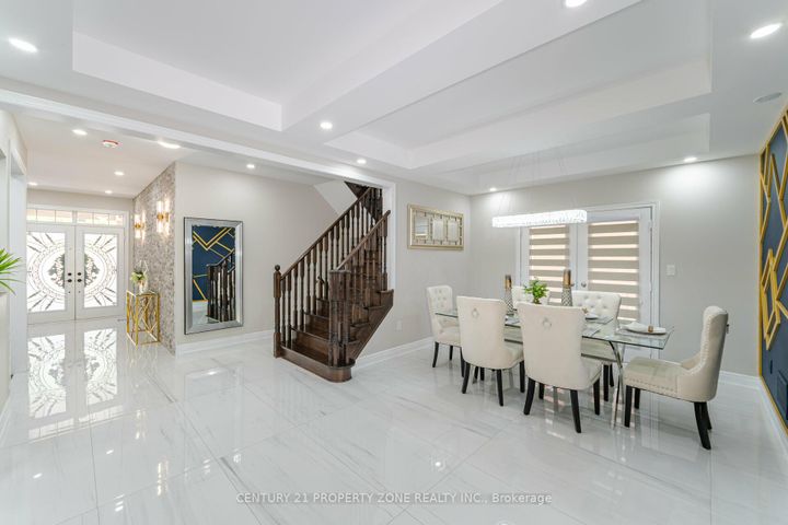 Photo 10 at 8 Teal Crest Circle, Credit Valley, Brampton