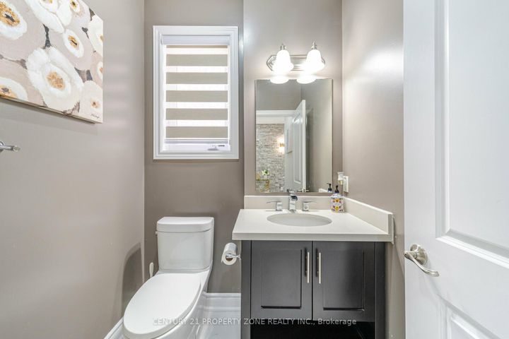 Photo 26 at 8 Teal Crest Circle, Credit Valley, Brampton