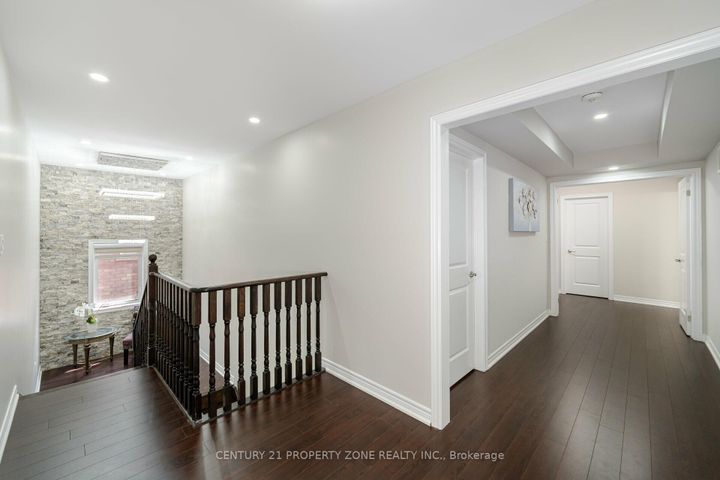 Photo 29 at 8 Teal Crest Circle, Credit Valley, Brampton