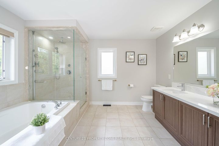 Photo 34 at 8 Teal Crest Circle, Credit Valley, Brampton