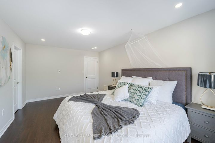 Photo 36 at 8 Teal Crest Circle, Credit Valley, Brampton