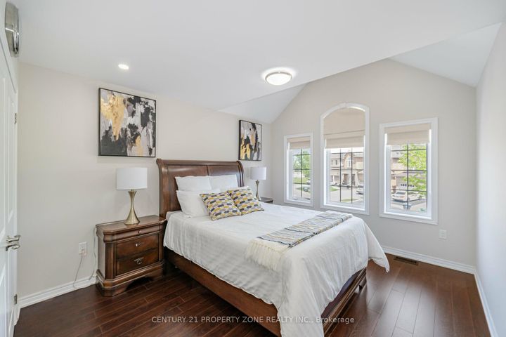 Photo 38 at 8 Teal Crest Circle, Credit Valley, Brampton