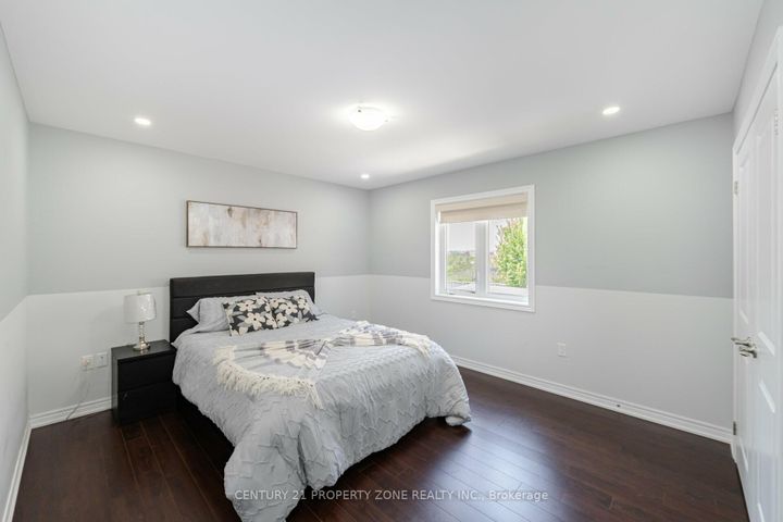 Photo 40 at 8 Teal Crest Circle, Credit Valley, Brampton