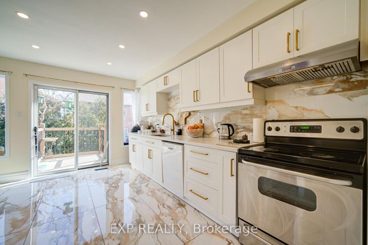 Photo 9 at 3824 Allcroft Road, Lisgar, Mississauga