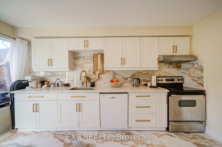 Photo 10 at 3824 Allcroft Road, Lisgar, Mississauga