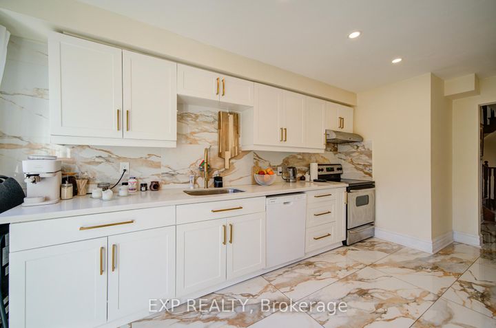 Photo 11 at 3824 Allcroft Road, Lisgar, Mississauga