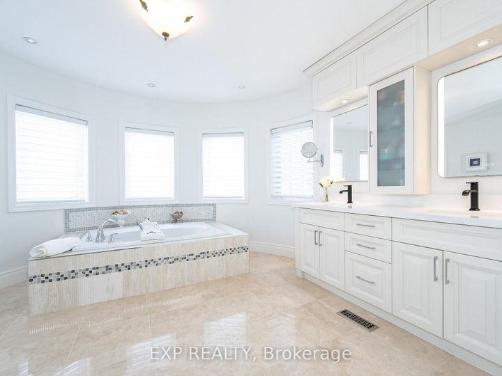 Photo 31 at 249 Boake Trail, Bayview Hill, Richmond Hill